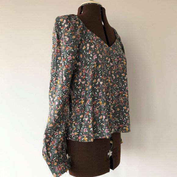 Sweetheart Neckline Cottagecore Floral Top - Picture 4 of 7